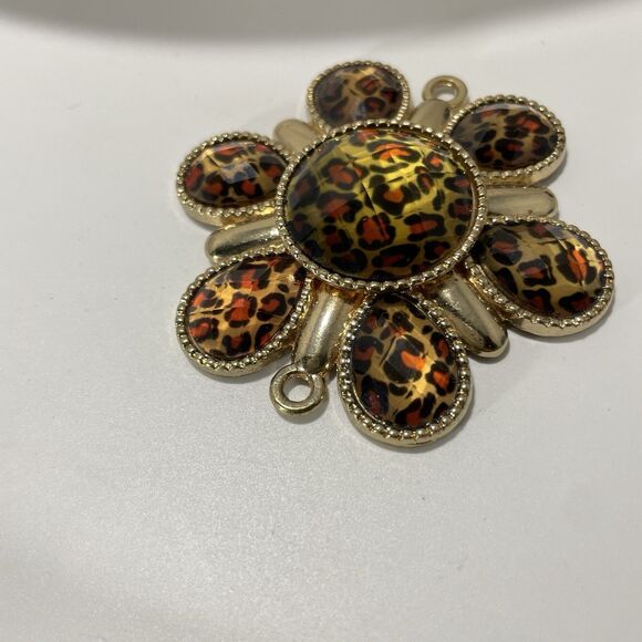 Vintage Leopard Print Cabochon Flower Pendant Connector Gold Tone 2” - Picture 3 of 5